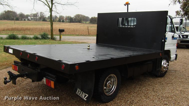 image for item DG6663 1994 Isuzu NPR flatbed truck