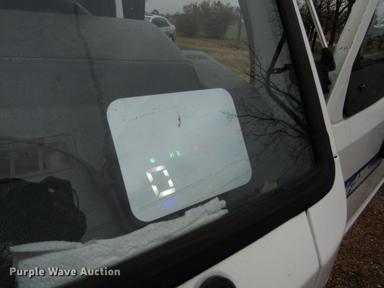 image for item DG6663 1994 Isuzu NPR flatbed truck