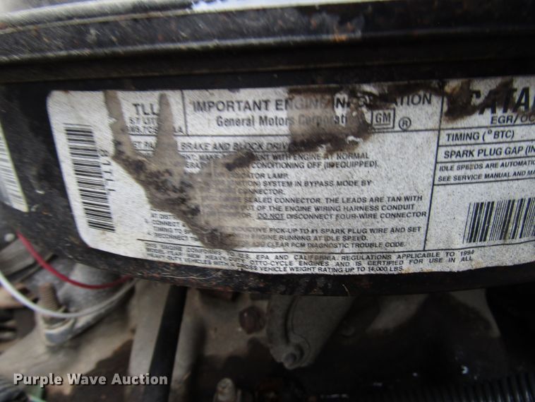 image for item DG6663 1994 Isuzu NPR flatbed truck