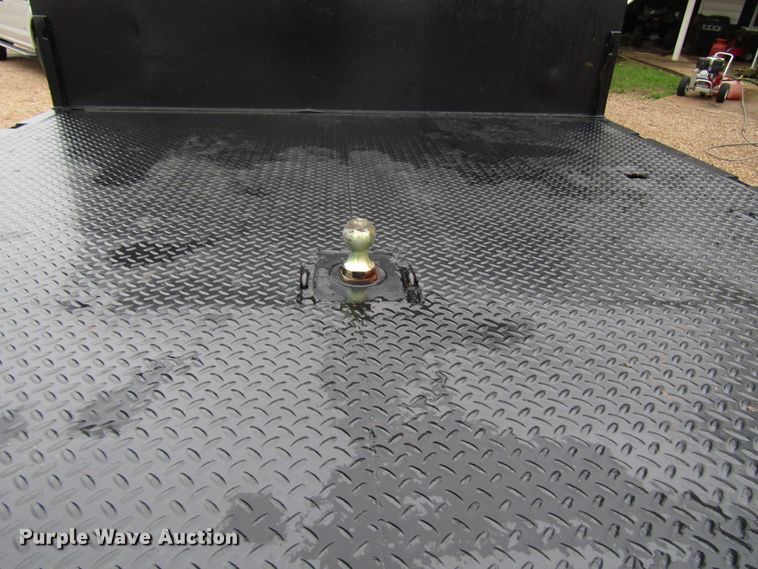 image for item DG6663 1994 Isuzu NPR flatbed truck