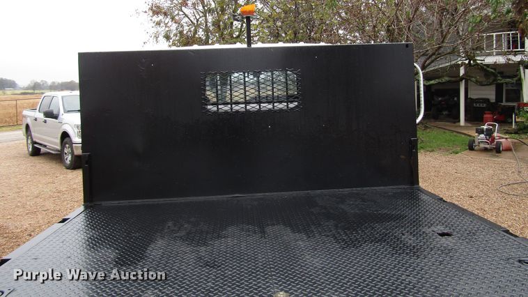 image for item DG6663 1994 Isuzu NPR flatbed truck