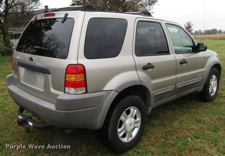 image for item DG6664 2001 Ford Escape SUV