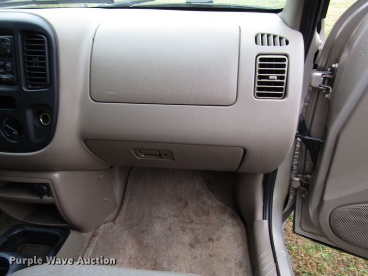 image for item DG6664 2001 Ford Escape SUV