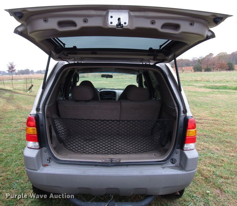 image for item DG6664 2001 Ford Escape SUV