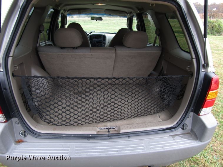 image for item DG6664 2001 Ford Escape SUV