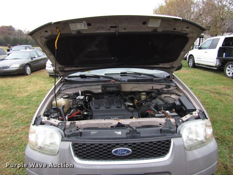 image for item DG6664 2001 Ford Escape SUV