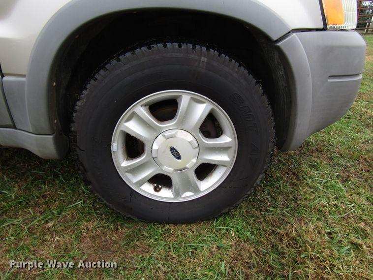 image for item DG6664 2001 Ford Escape SUV