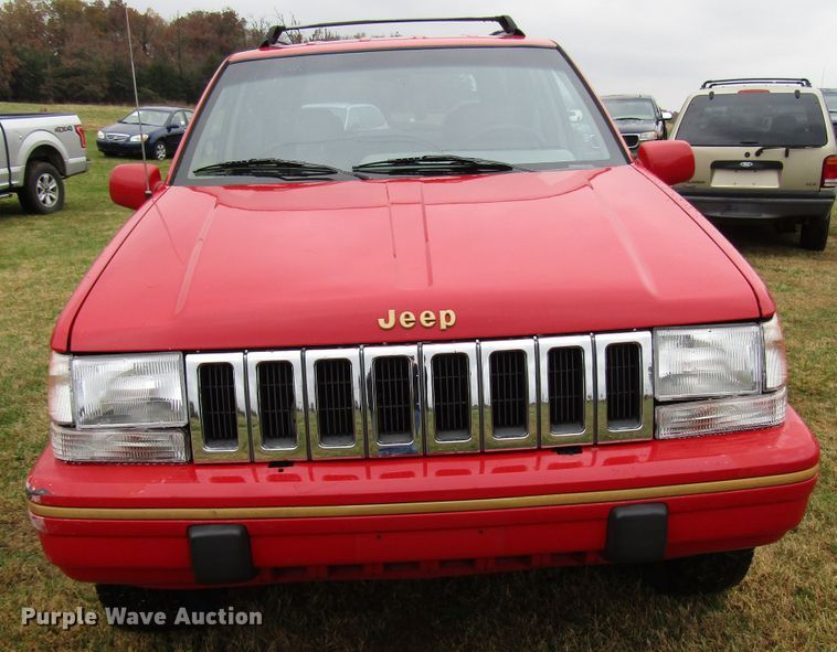 image for item DG6667 1995 Jeep Cherokee SUV