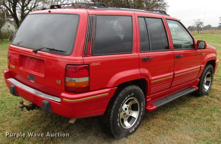 image for item DG6667 1995 Jeep Cherokee SUV