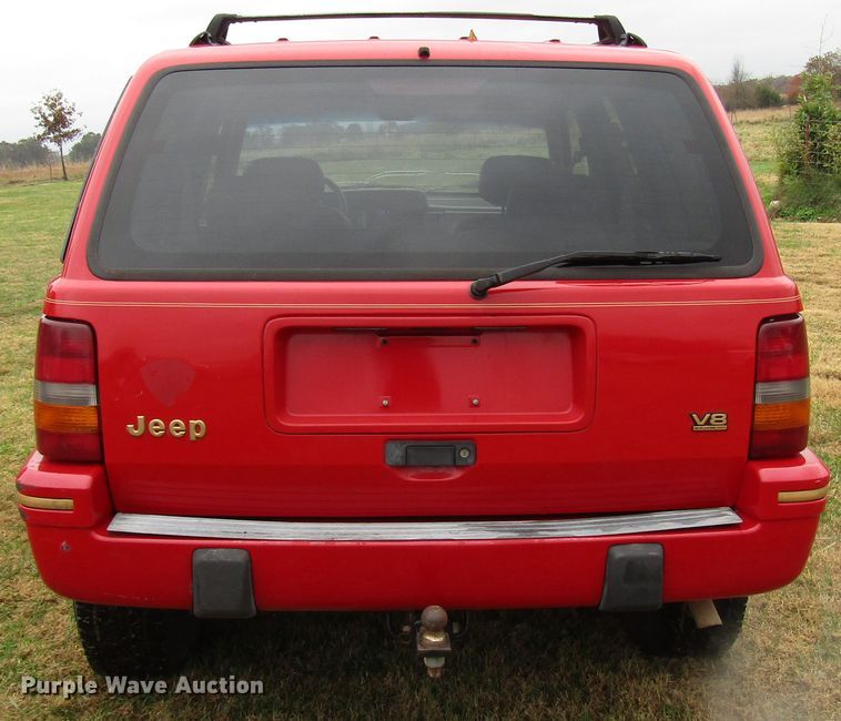 image for item DG6667 1995 Jeep Cherokee SUV