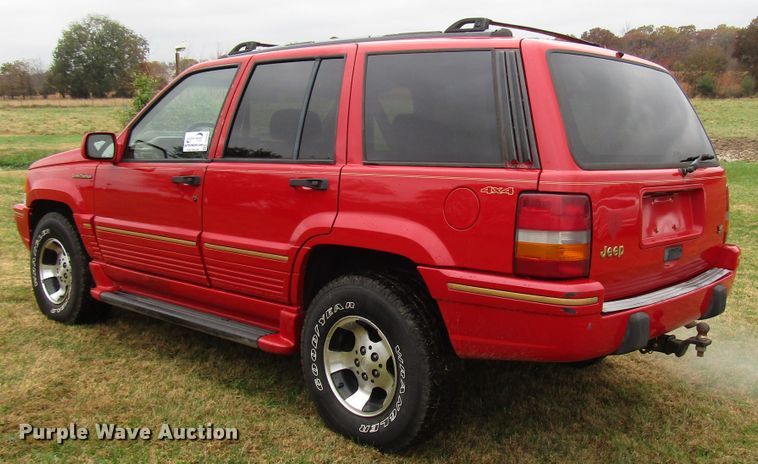 image for item DG6667 1995 Jeep Cherokee SUV