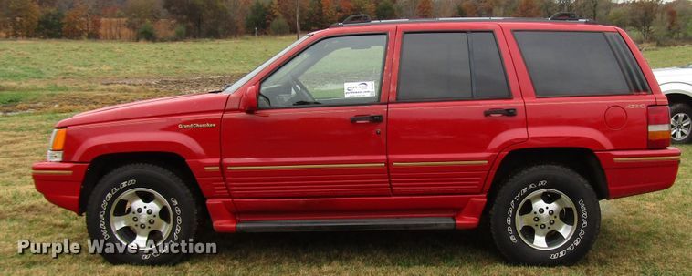 image for item DG6667 1995 Jeep Cherokee SUV