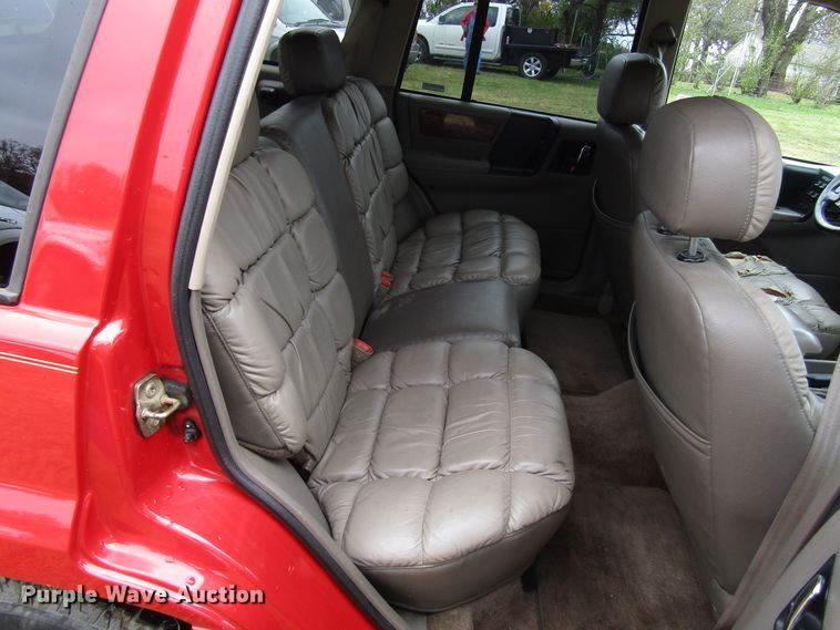 image for item DG6667 1995 Jeep Cherokee SUV