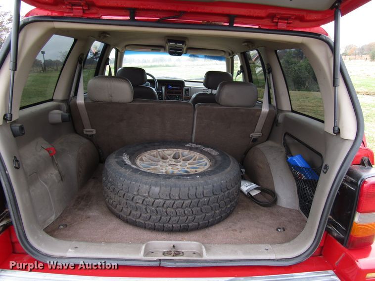 image for item DG6667 1995 Jeep Cherokee SUV