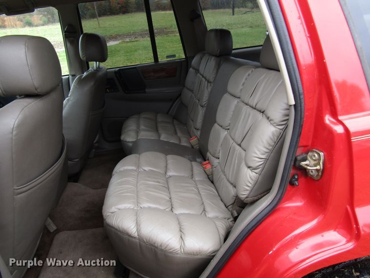 image for item DG6667 1995 Jeep Cherokee SUV