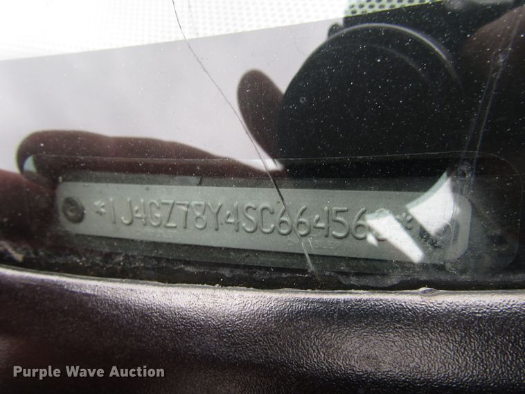 image for item DG6667 1995 Jeep Cherokee SUV