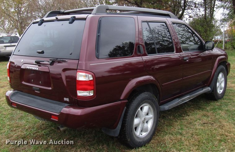 image for item DG6669 2002 Nissan Pathfinder SUV