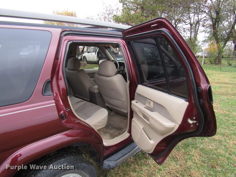 image for item DG6669 2002 Nissan Pathfinder SUV