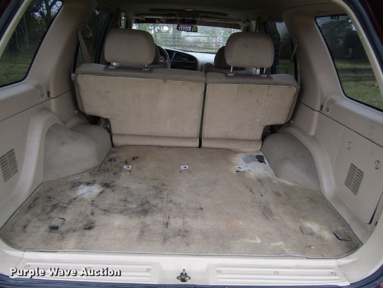 image for item DG6669 2002 Nissan Pathfinder SUV