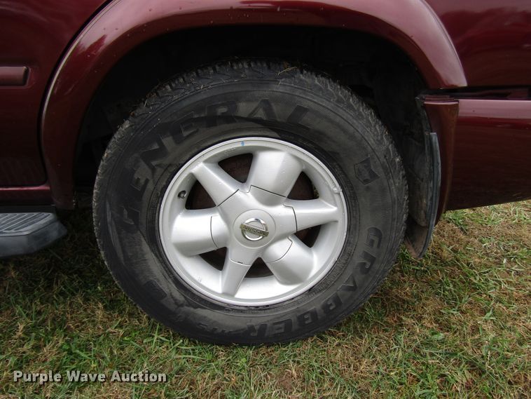 image for item DG6669 2002 Nissan Pathfinder SUV