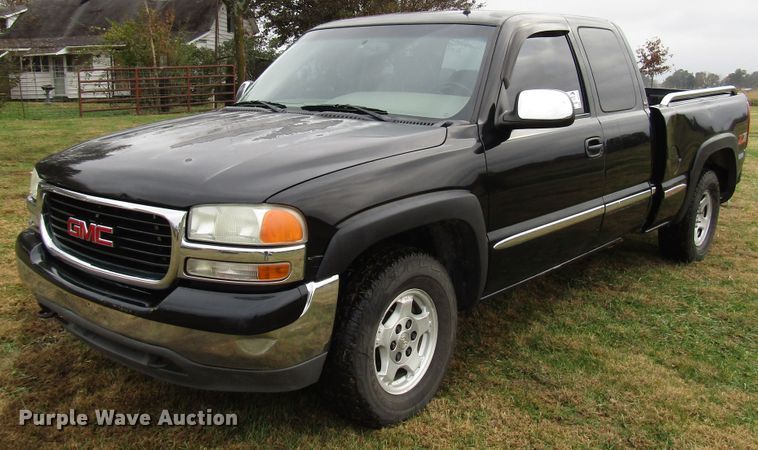 image for item DG6670 2001 GMC Sierra 1500 Ext. Cab pickup truck