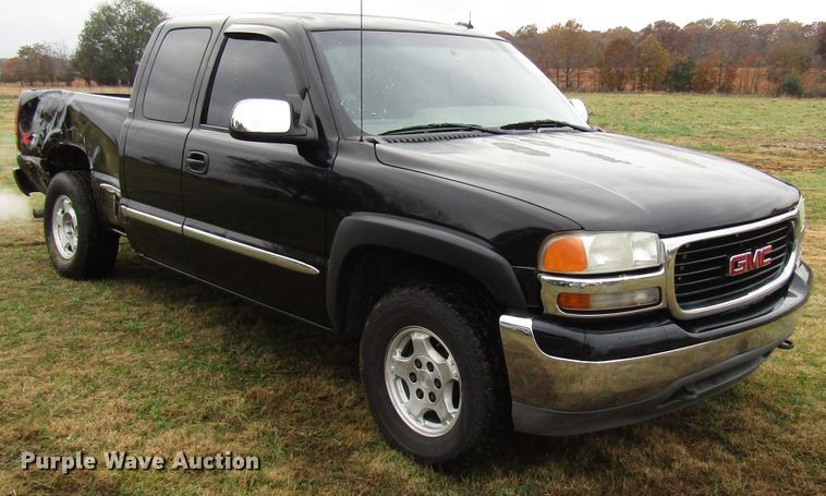 image for item DG6670 2001 GMC Sierra 1500 Ext. Cab pickup truck