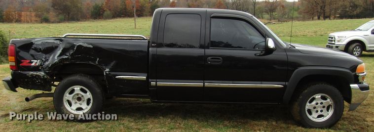 image for item DG6670 2001 GMC Sierra 1500 Ext. Cab pickup truck