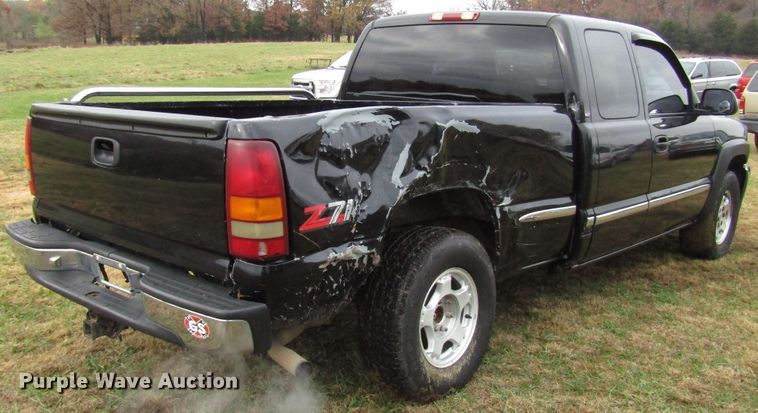 image for item DG6670 2001 GMC Sierra 1500 Ext. Cab pickup truck