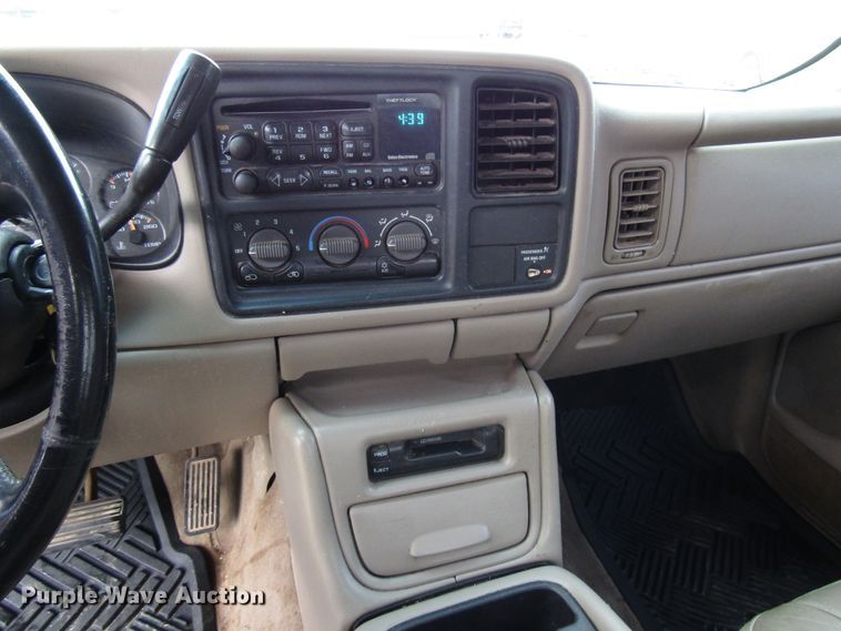 image for item DG6670 2001 GMC Sierra 1500 Ext. Cab pickup truck