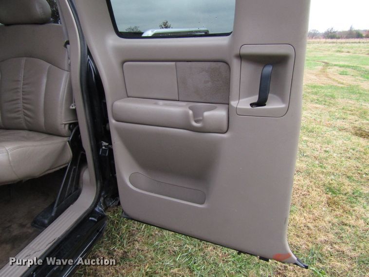 image for item DG6670 2001 GMC Sierra 1500 Ext. Cab pickup truck