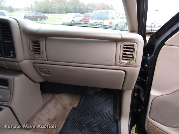 image for item DG6670 2001 GMC Sierra 1500 Ext. Cab pickup truck