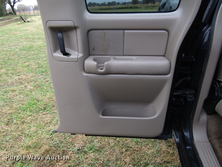 image for item DG6670 2001 GMC Sierra 1500 Ext. Cab pickup truck