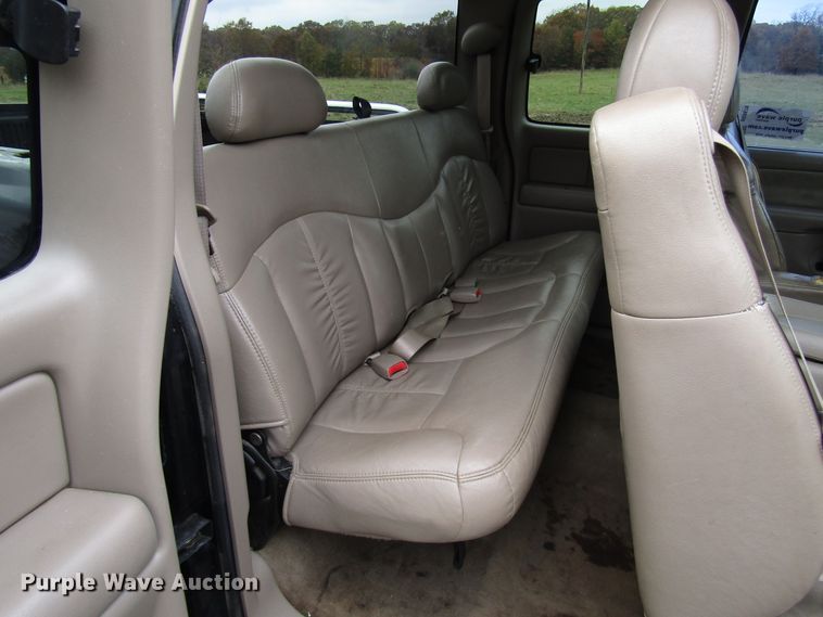 image for item DG6670 2001 GMC Sierra 1500 Ext. Cab pickup truck