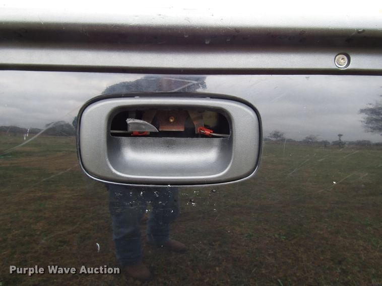 image for item DG6670 2001 GMC Sierra 1500 Ext. Cab pickup truck