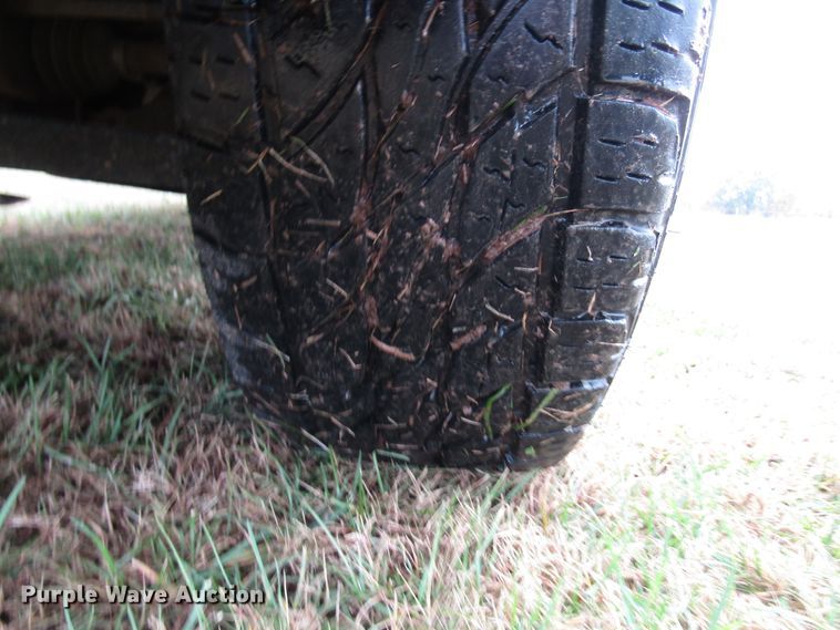 image for item DG6670 2001 GMC Sierra 1500 Ext. Cab pickup truck