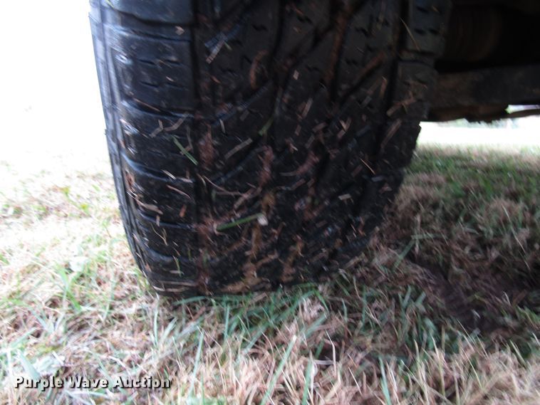 image for item DG6670 2001 GMC Sierra 1500 Ext. Cab pickup truck