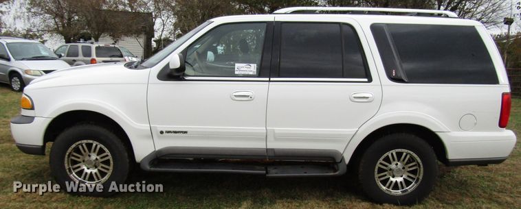 image for item DG6671 1998 Lincoln Navigator SUV