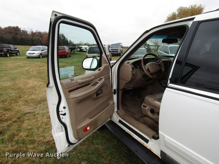 image for item DG6671 1998 Lincoln Navigator SUV