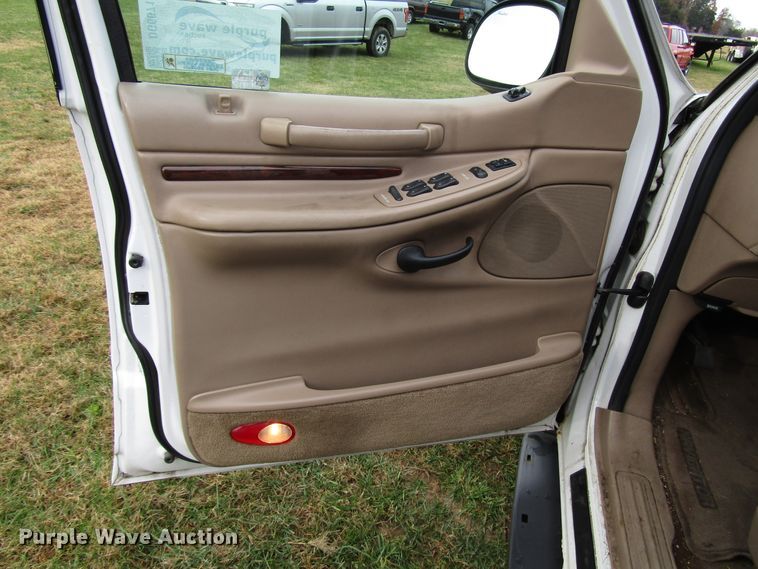 image for item DG6671 1998 Lincoln Navigator SUV