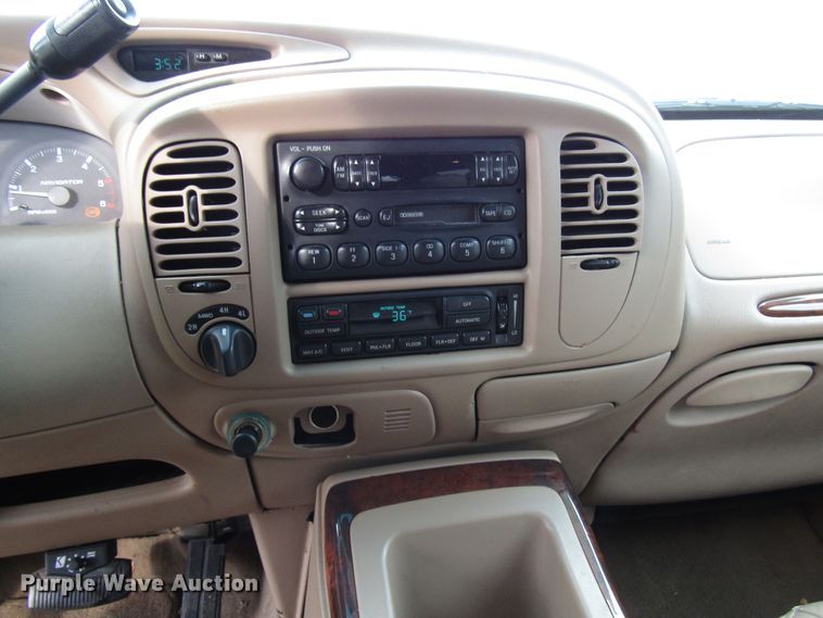 image for item DG6671 1998 Lincoln Navigator SUV