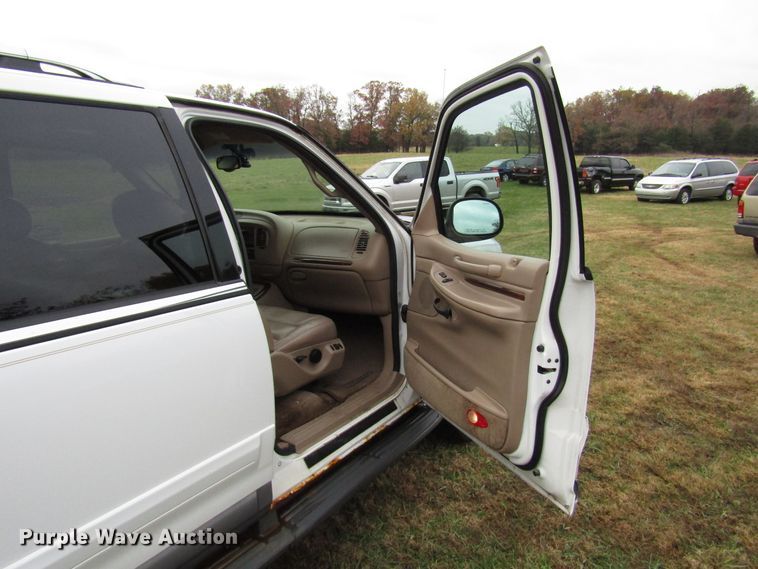 image for item DG6671 1998 Lincoln Navigator SUV