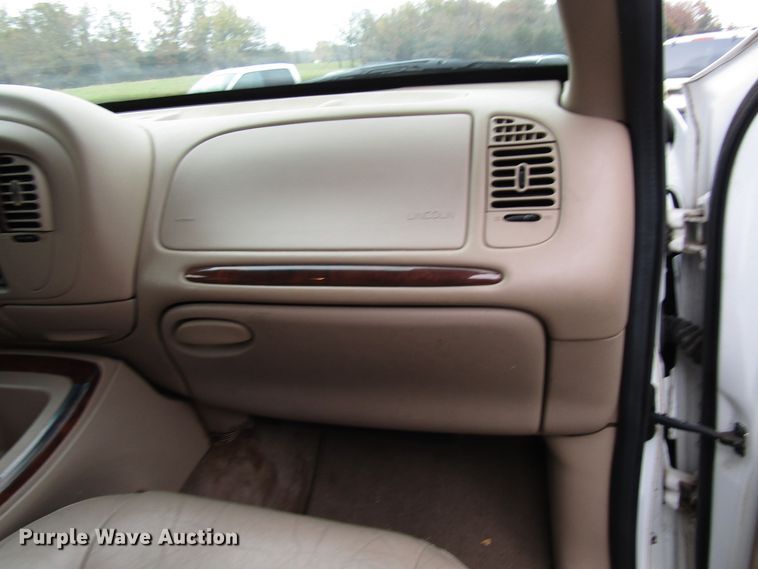 image for item DG6671 1998 Lincoln Navigator SUV