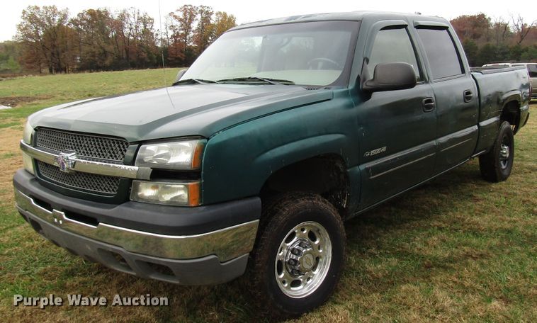 image for item DG6672 2003 Chevrolet Silverado 1500HD Crew Cab pickup truck