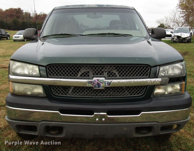 image for item DG6672 2003 Chevrolet Silverado 1500HD Crew Cab pickup truck