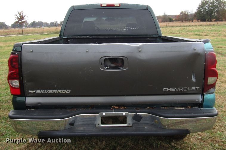 image for item DG6672 2003 Chevrolet Silverado 1500HD Crew Cab pickup truck