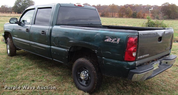 image for item DG6672 2003 Chevrolet Silverado 1500HD Crew Cab pickup truck