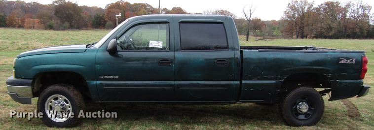 image for item DG6672 2003 Chevrolet Silverado 1500HD Crew Cab pickup truck