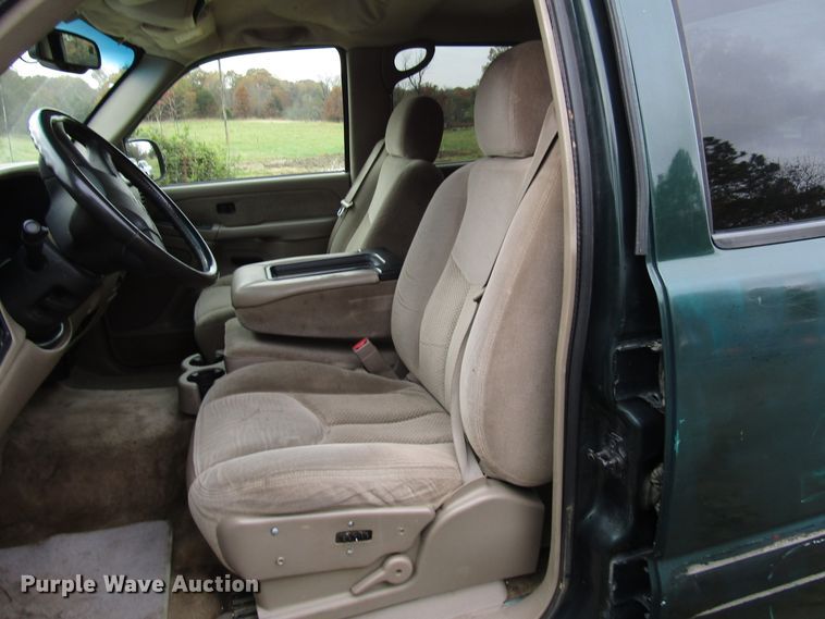 image for item DG6672 2003 Chevrolet Silverado 1500HD Crew Cab pickup truck