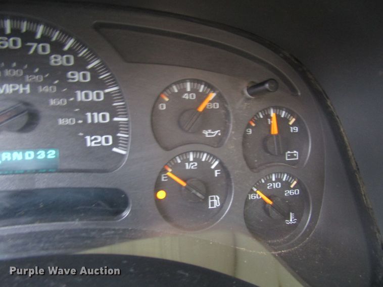 image for item DG6672 2003 Chevrolet Silverado 1500HD Crew Cab pickup truck