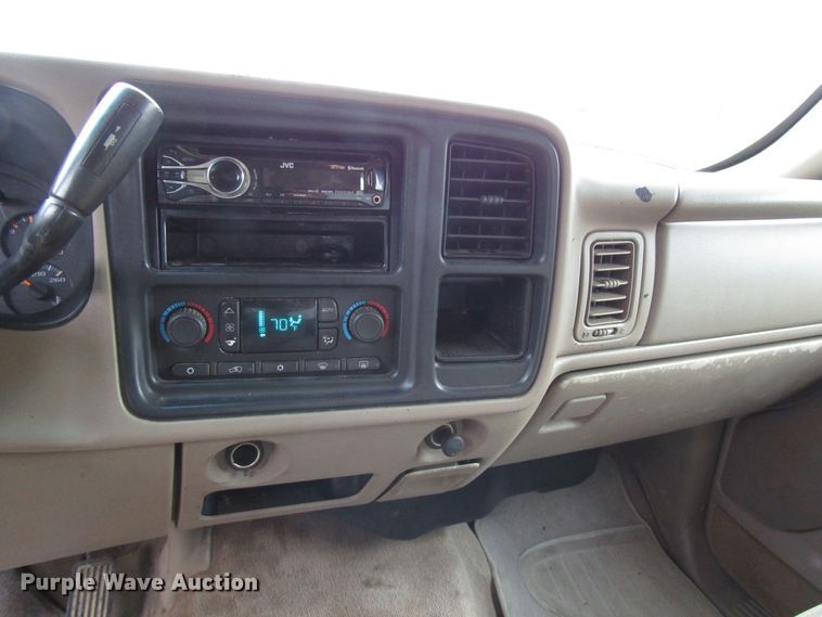 image for item DG6672 2003 Chevrolet Silverado 1500HD Crew Cab pickup truck